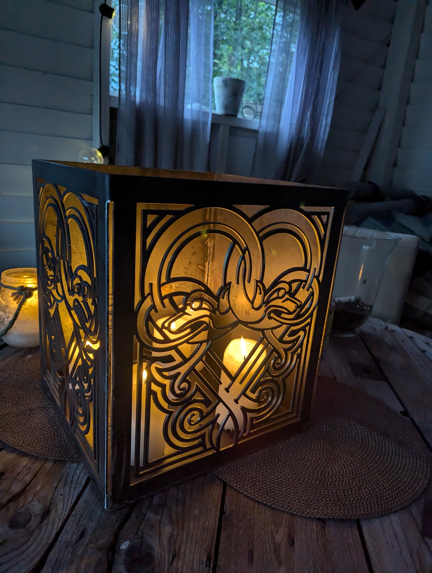 Valdres lykt i metall